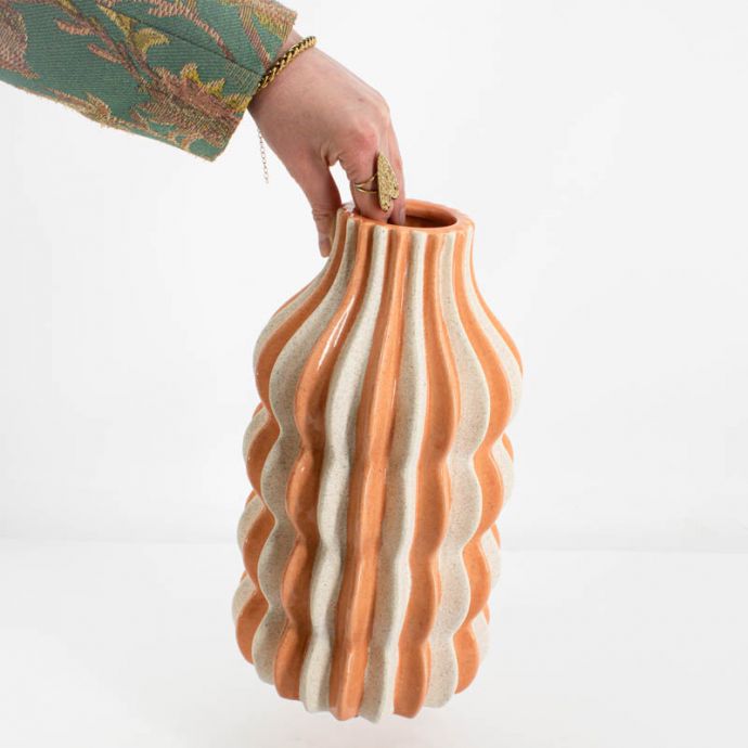 Aardewerk vaas stripes sandstone
