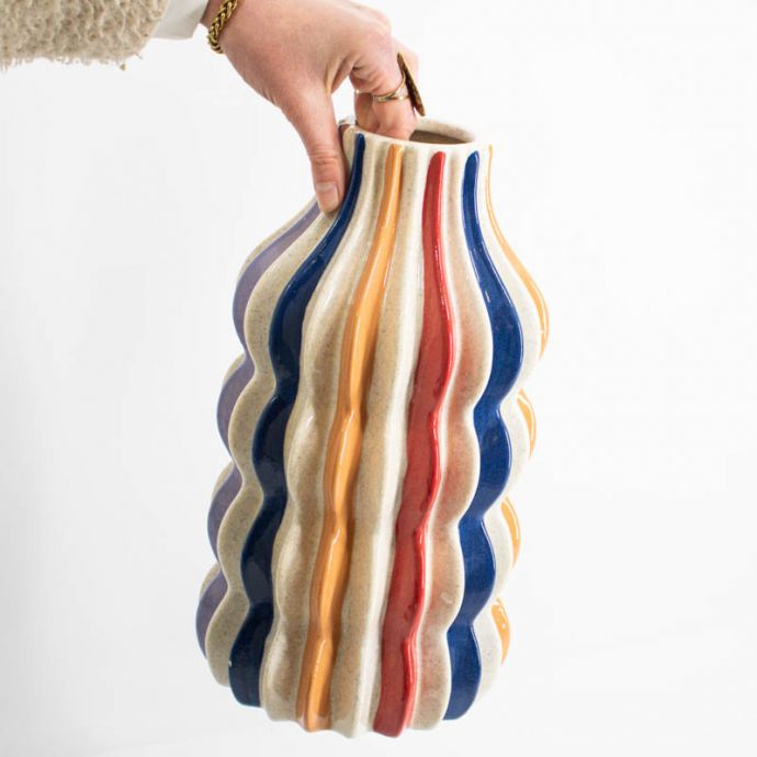 Aardewerk vaas stripes regenboog 