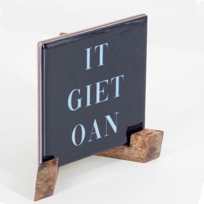 Tegel ´It giet oan´