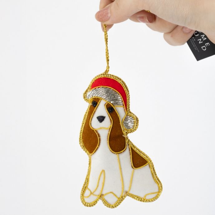 Hanger met kralen basset hound