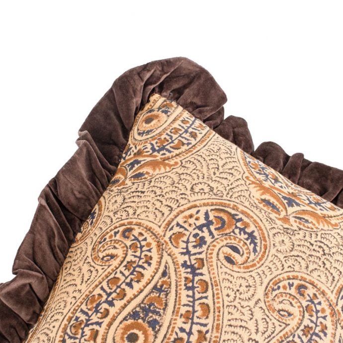 Kussen batik met roezels sandstone