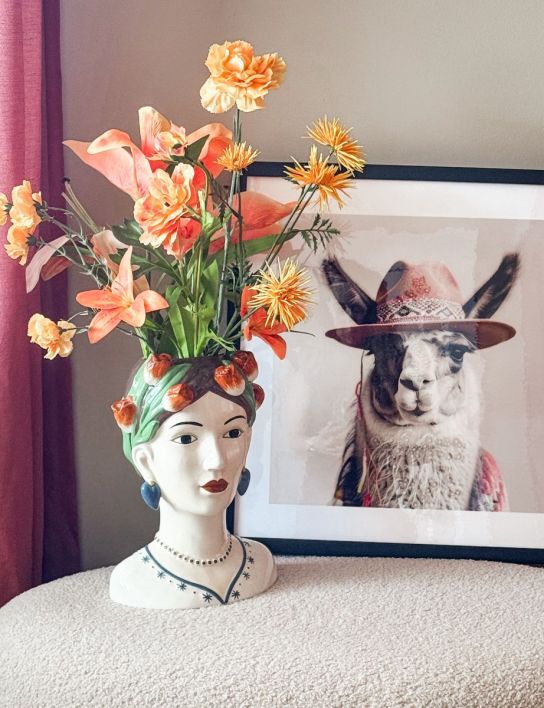 Aardewerk vaas 'Vrouw tulpen'