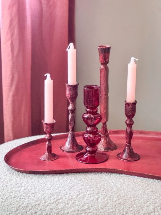Glazen kaarsenstandaard hartjes rood