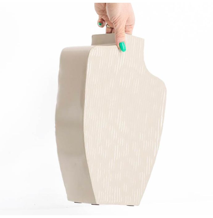 Metalen vaas solid sand
