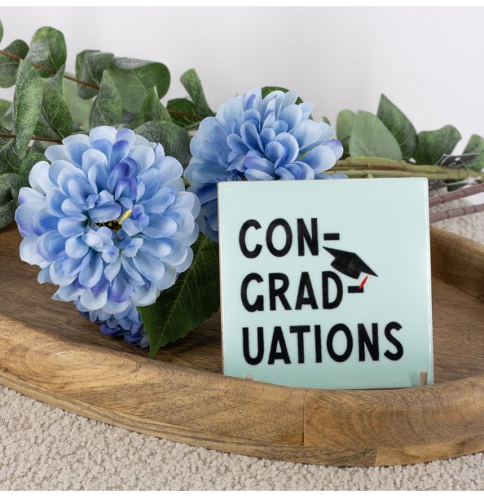 Tegeltje con-grad-uations