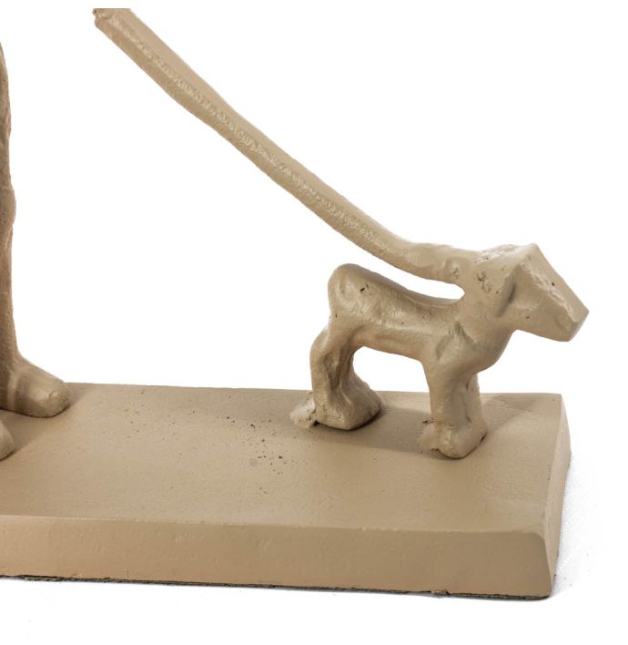 Beeld man met hond beige