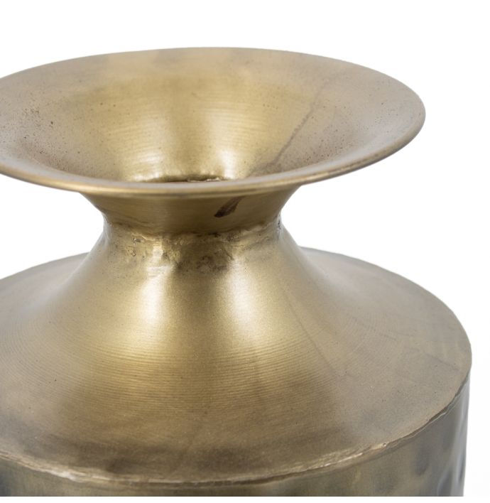 Metalen vaas goud