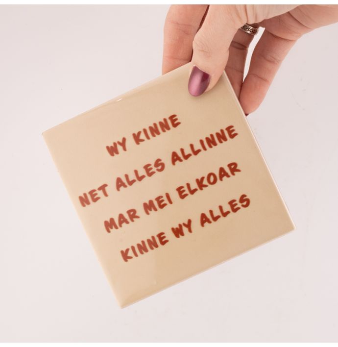 Tegeltje Fries “Mei elkoar kinne wy alles”