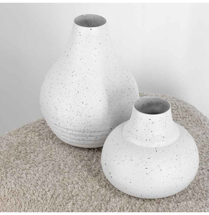Metalen vaas white dots