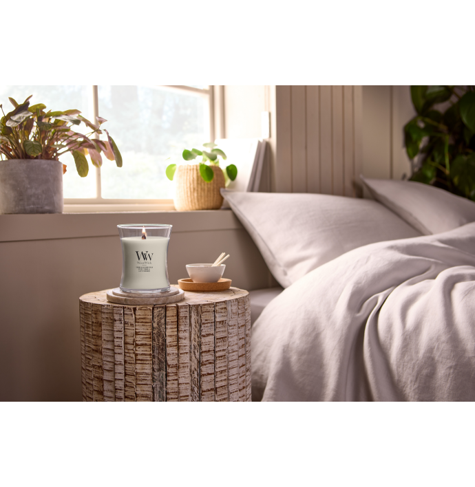 WoodWick Candle Tonka & Almond Milk
