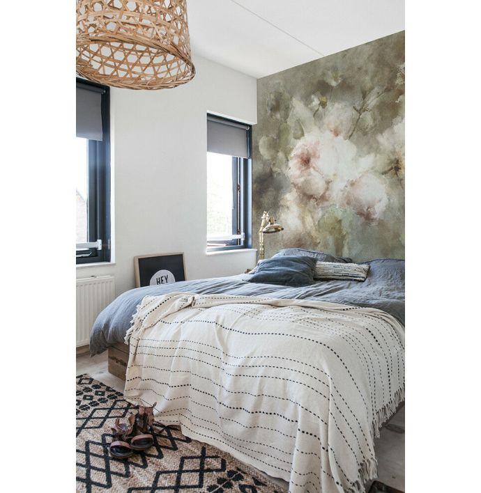 Fotobehang Vase with roses