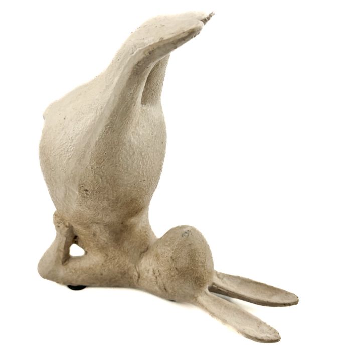 Aardewerk ornament konijn yoga beige