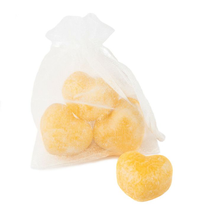 Organza zakje met 3x amberblokje hart ´Baby Powder´