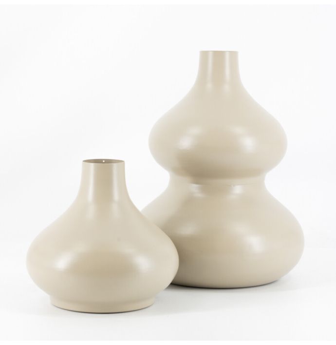 Metalen vaas spheres sand 