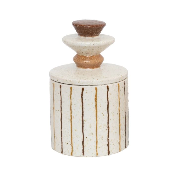 Aardewerk jar Lina L