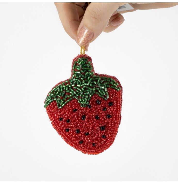 Hanger met kralen aardbei