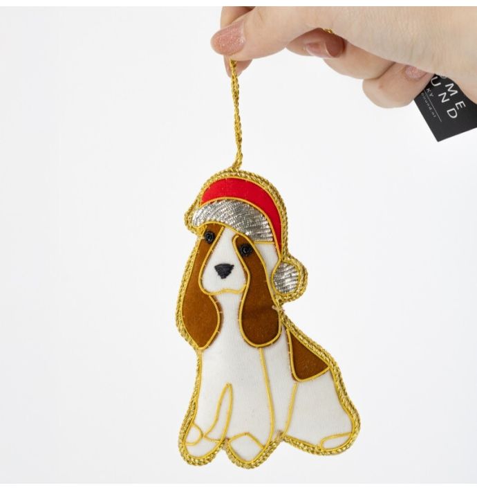 Hanger met kralen basset hound