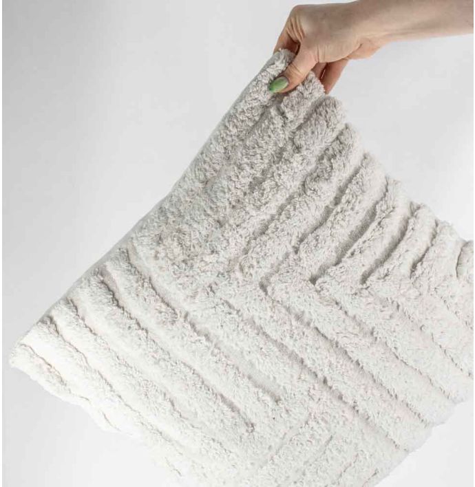 Sierkussen Fluffy stripes cream