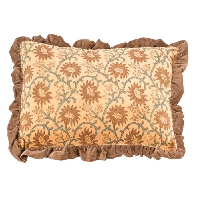 Kussen floral met roezels sandstone