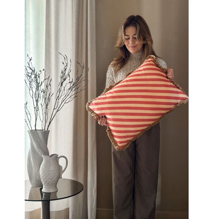 Kussen striped met roezels