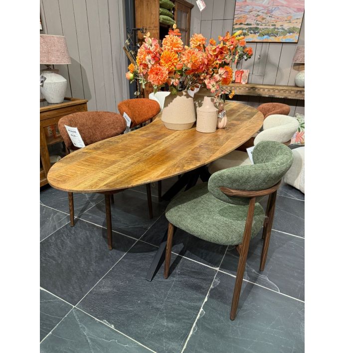 Eetafel Ginjal nier-vorm 