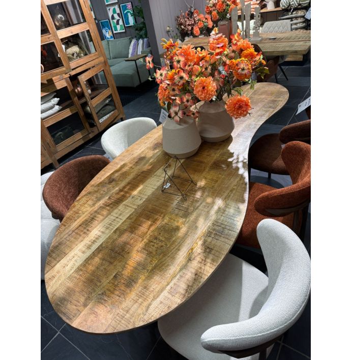 Eetafel Ginjal nier-vorm 